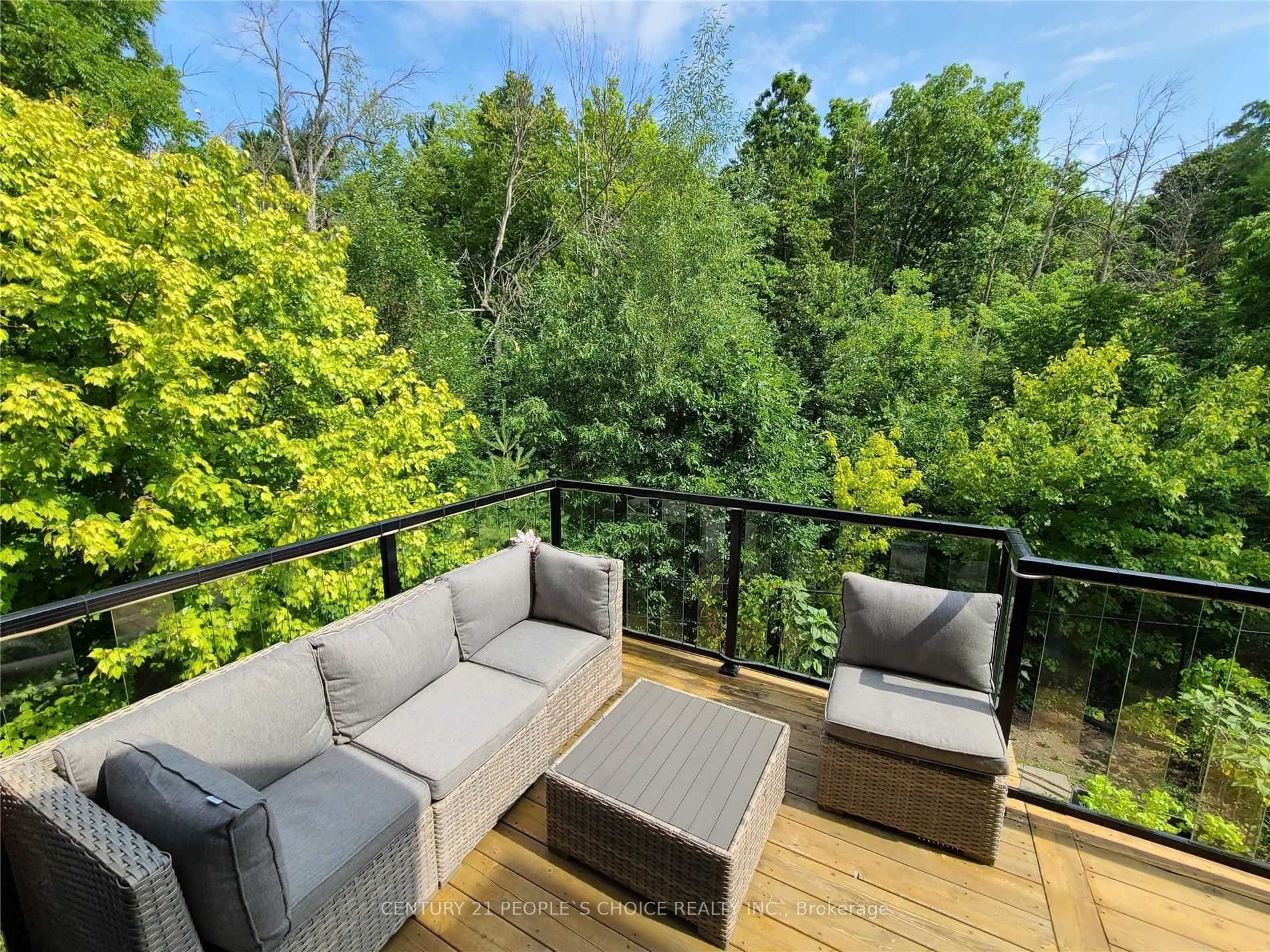 5609 Meadowcrest Avenue Upper