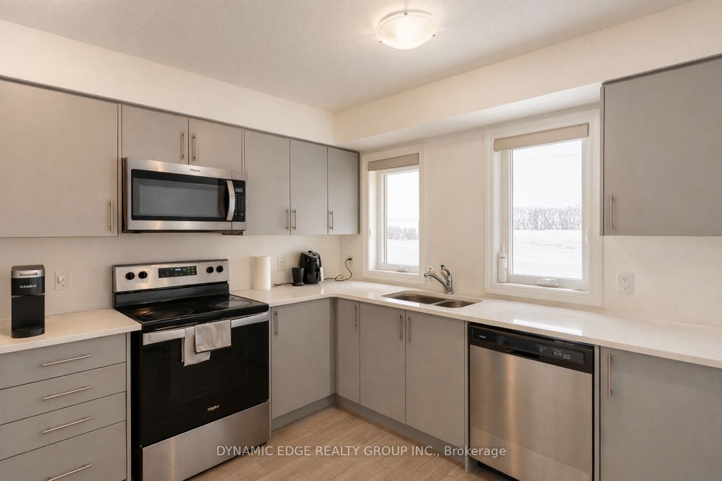 Photo of 235 Chapel Hill Drive #25, Kitchener, ON N2R 0S4 (MLS # X13711662)