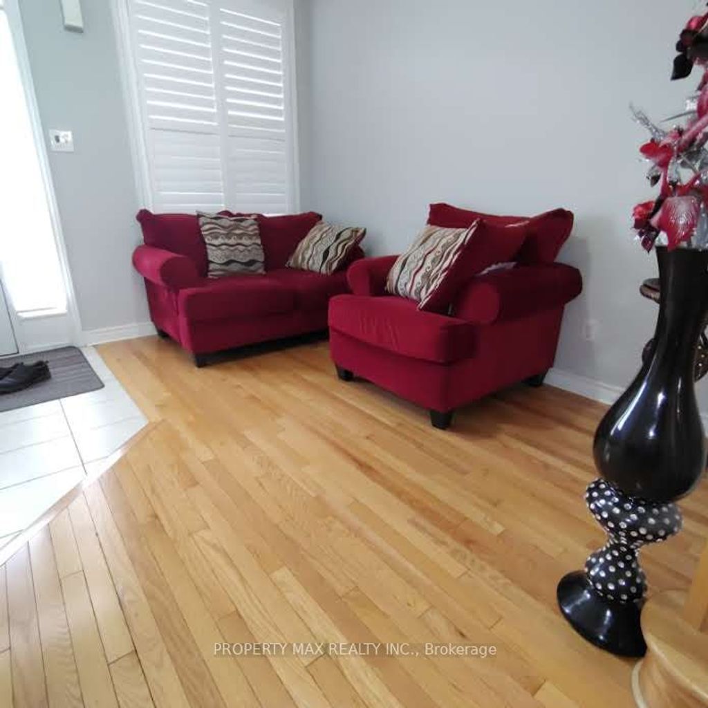 Photo of 1517 Dusty Drive, Pickering, ON L1X 0C8 (MLS # E12584134)