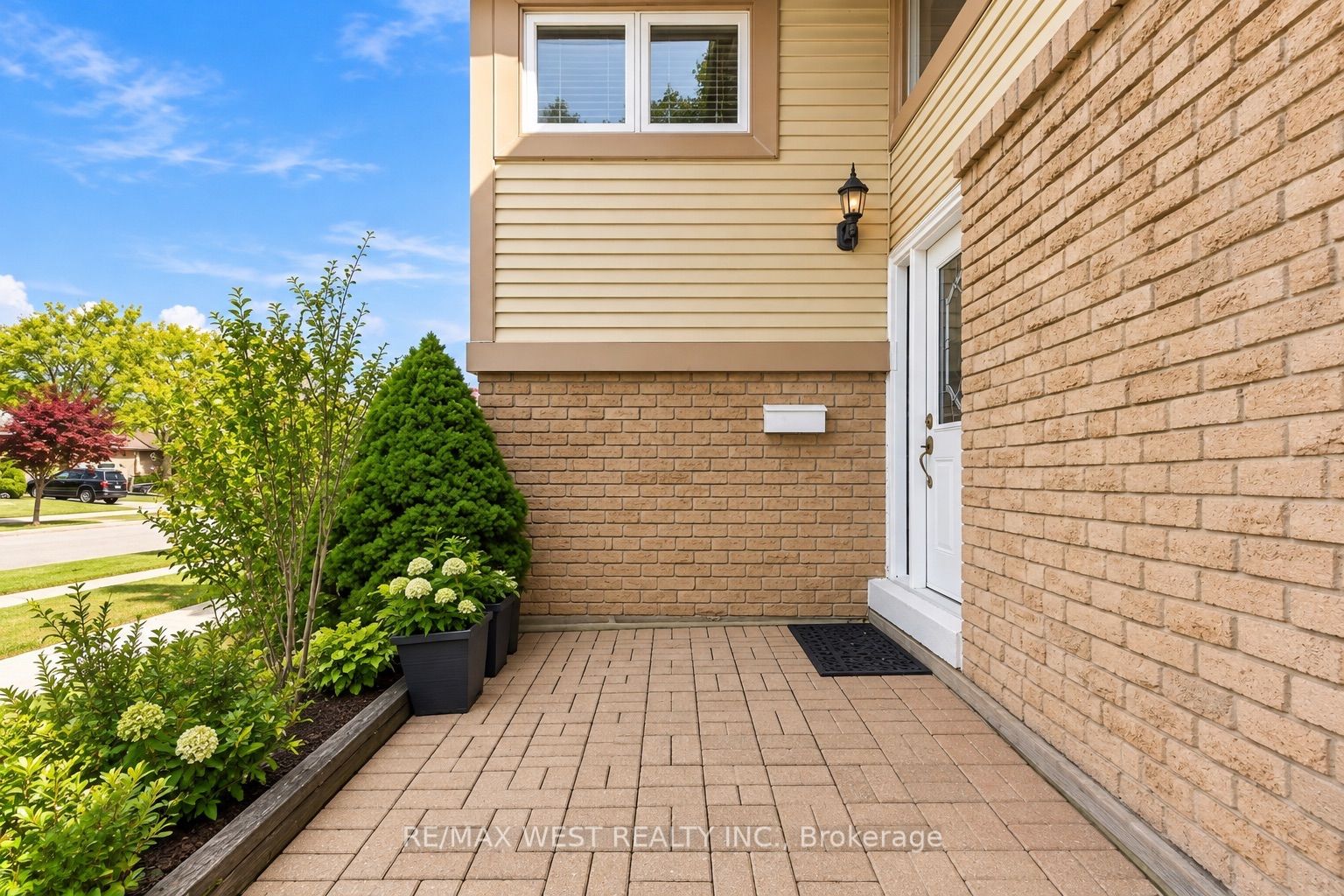 2 Ackrow Court