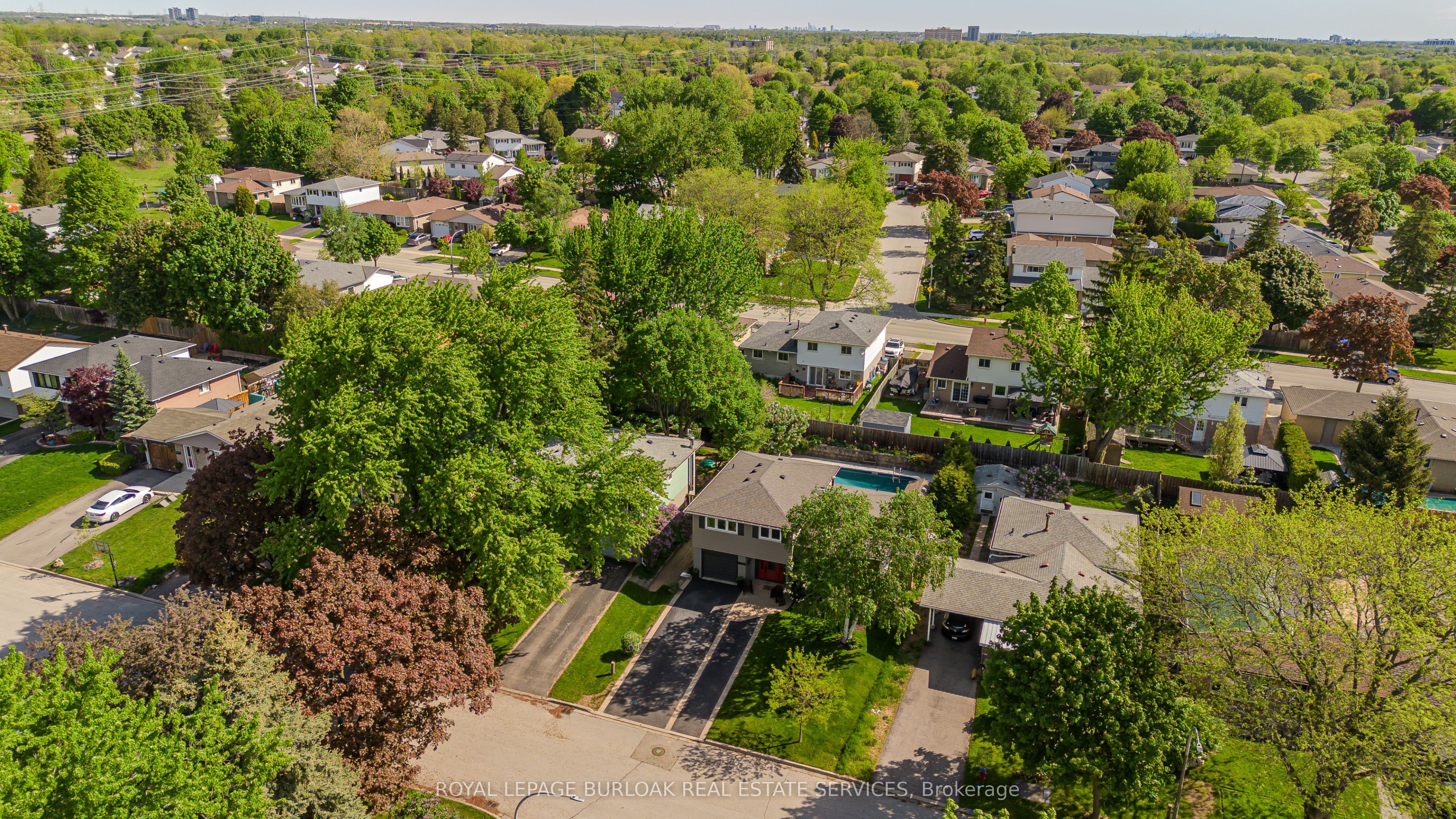 1487 Rusholme Crescent