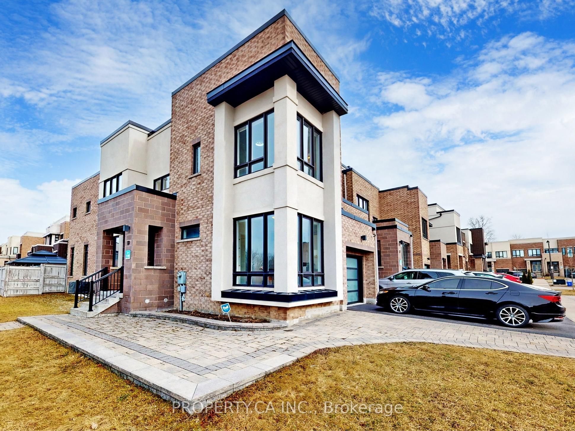 19 Denarius Crescent