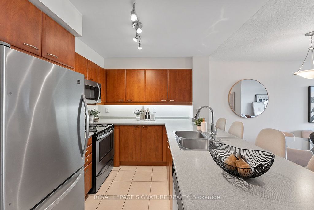 Photo of 205 The Donway N/A W #521, Toronto, ON M3B 3S5 (MLS # C12433450)