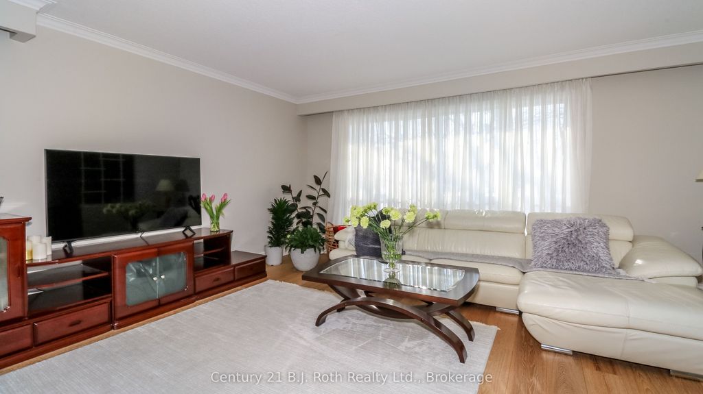 Photo of 156 The Westway N/A, Toronto, ON M9P 2C1 (MLS # W12810488)