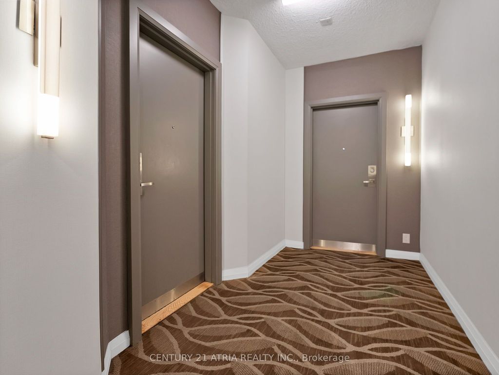 Photo of 228 Queens Quay N/A W #1101, Toronto, ON M5J 2X1 (MLS # C12464296)