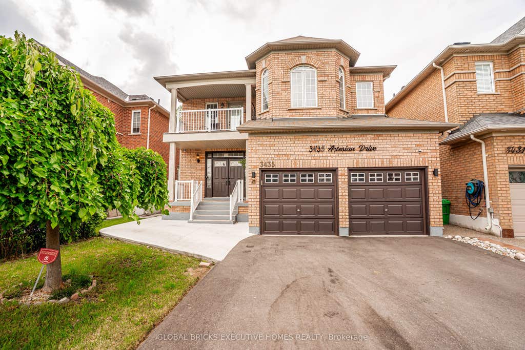 Photo of 3435 Artesian Drive, Mississauga, ON L5M 7K3 (MLS # W13472364)