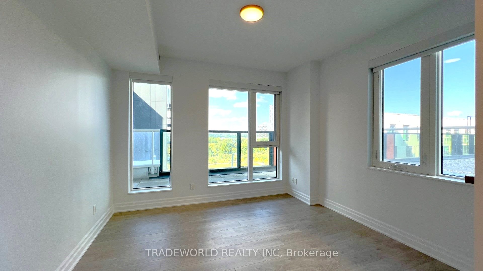 10 Rouge Valley Drive W 707