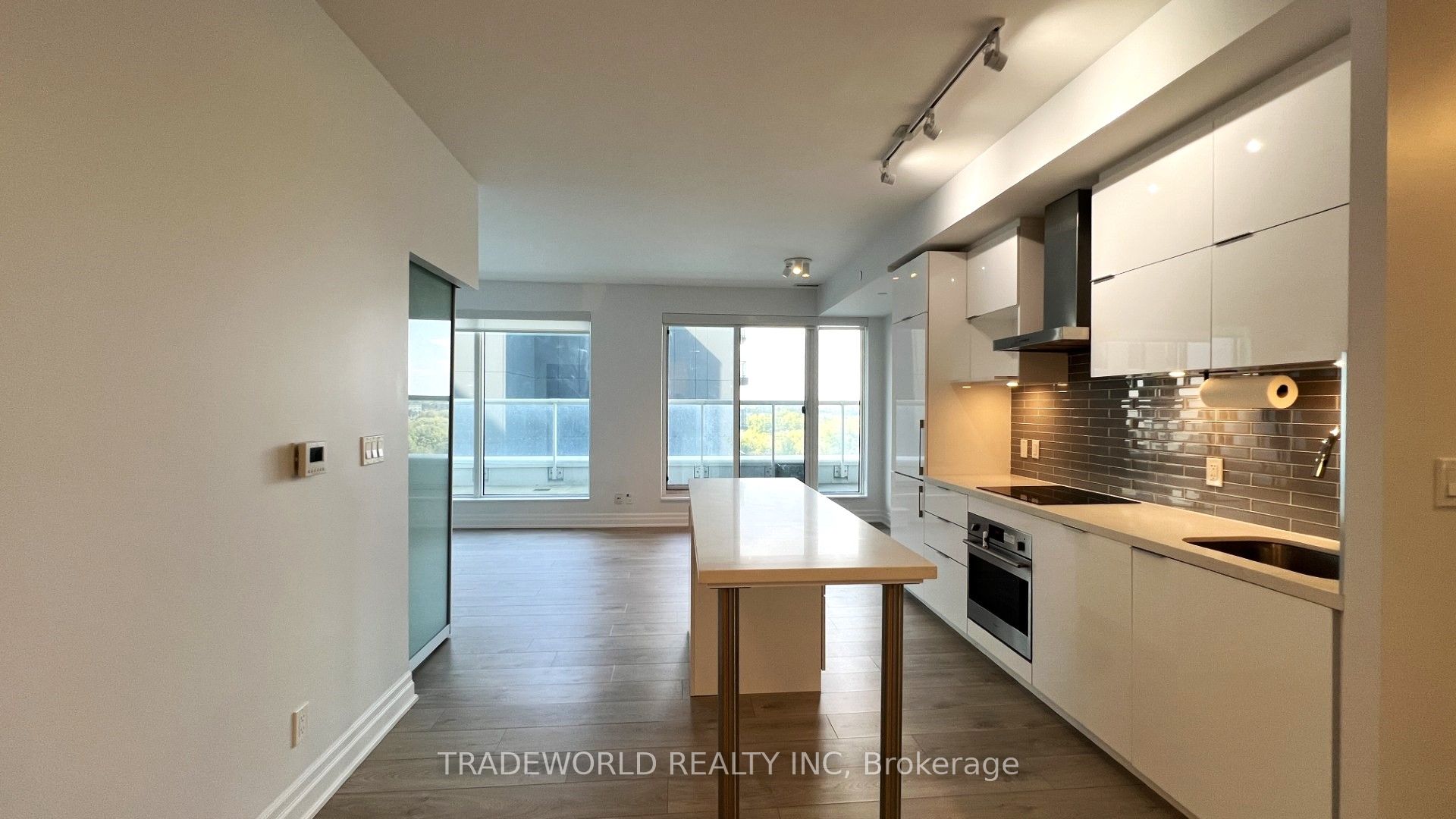 10 Rouge Valley Drive W 707