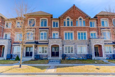 61 Memon Place Markham ON L6E 0S1