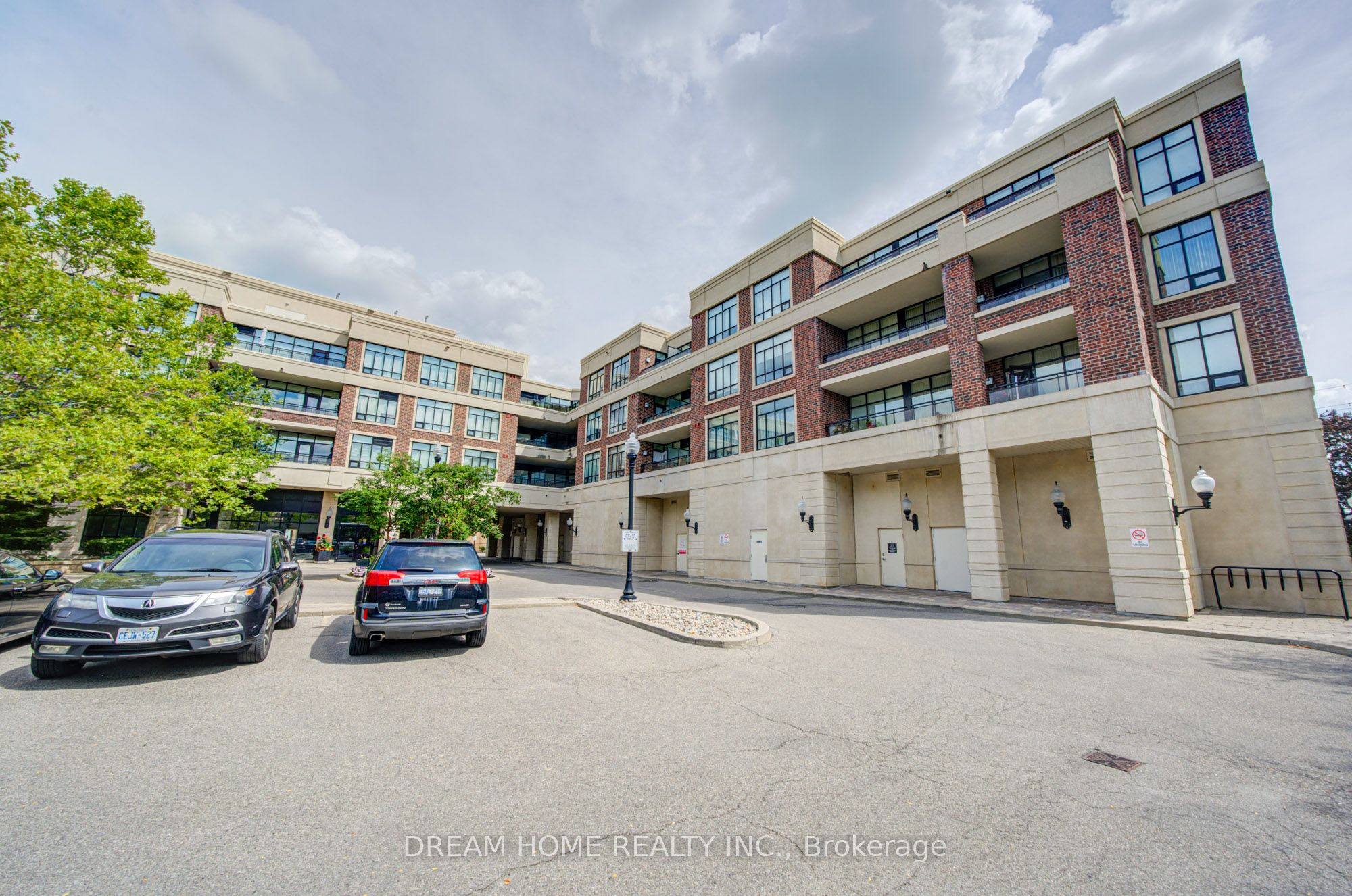 2396 Major Mackenzie Drive 322