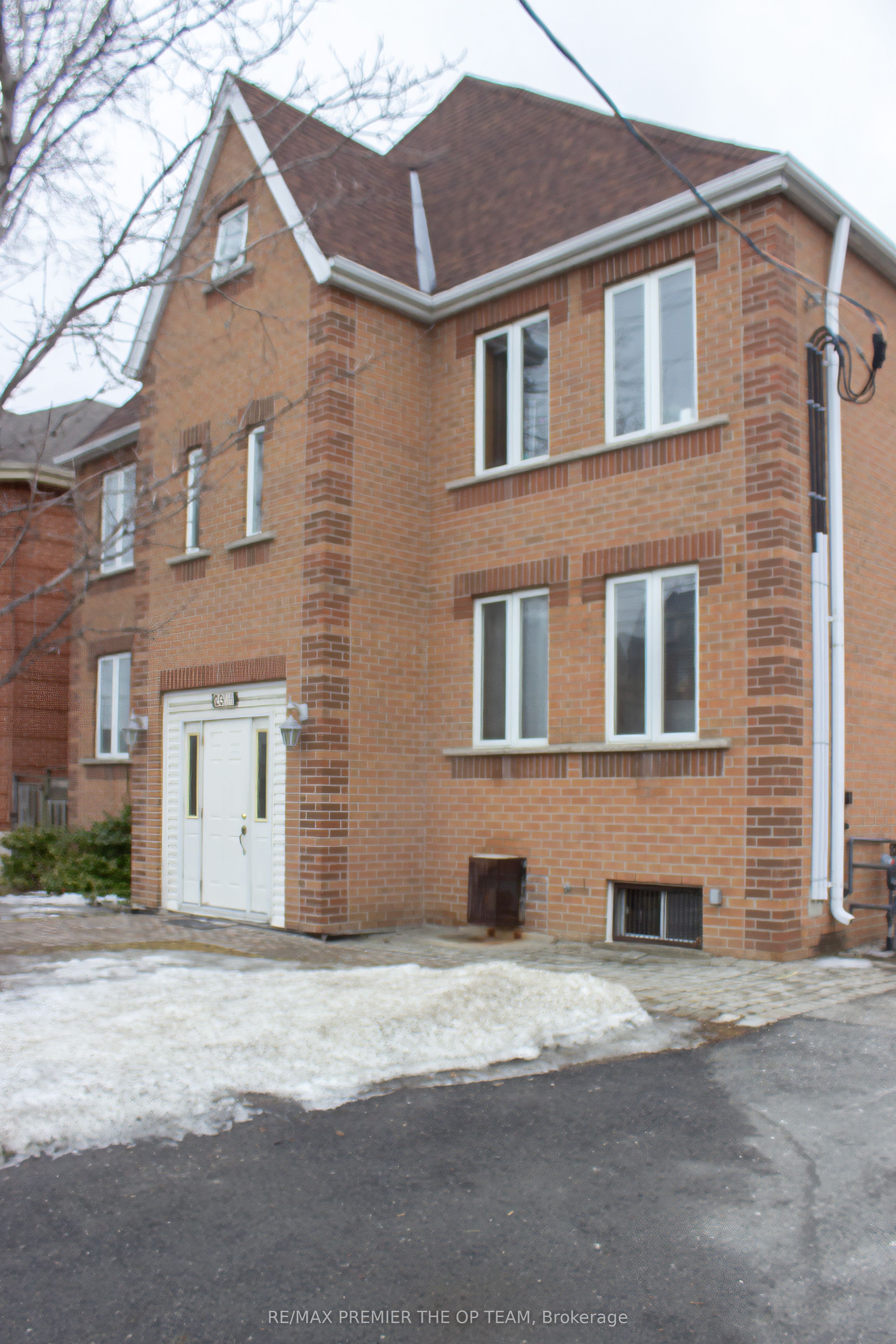 2311 Major Mackenzie Drive 4