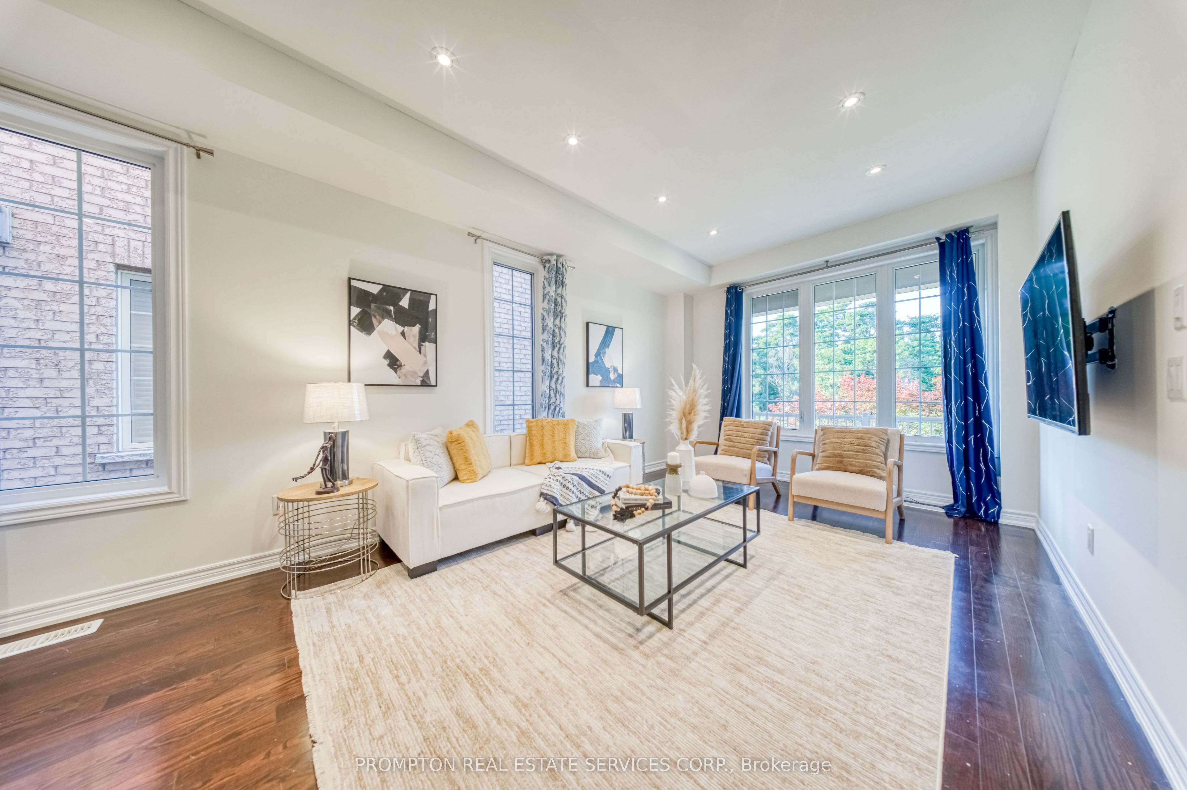 2762 Donald Cousens Parkway