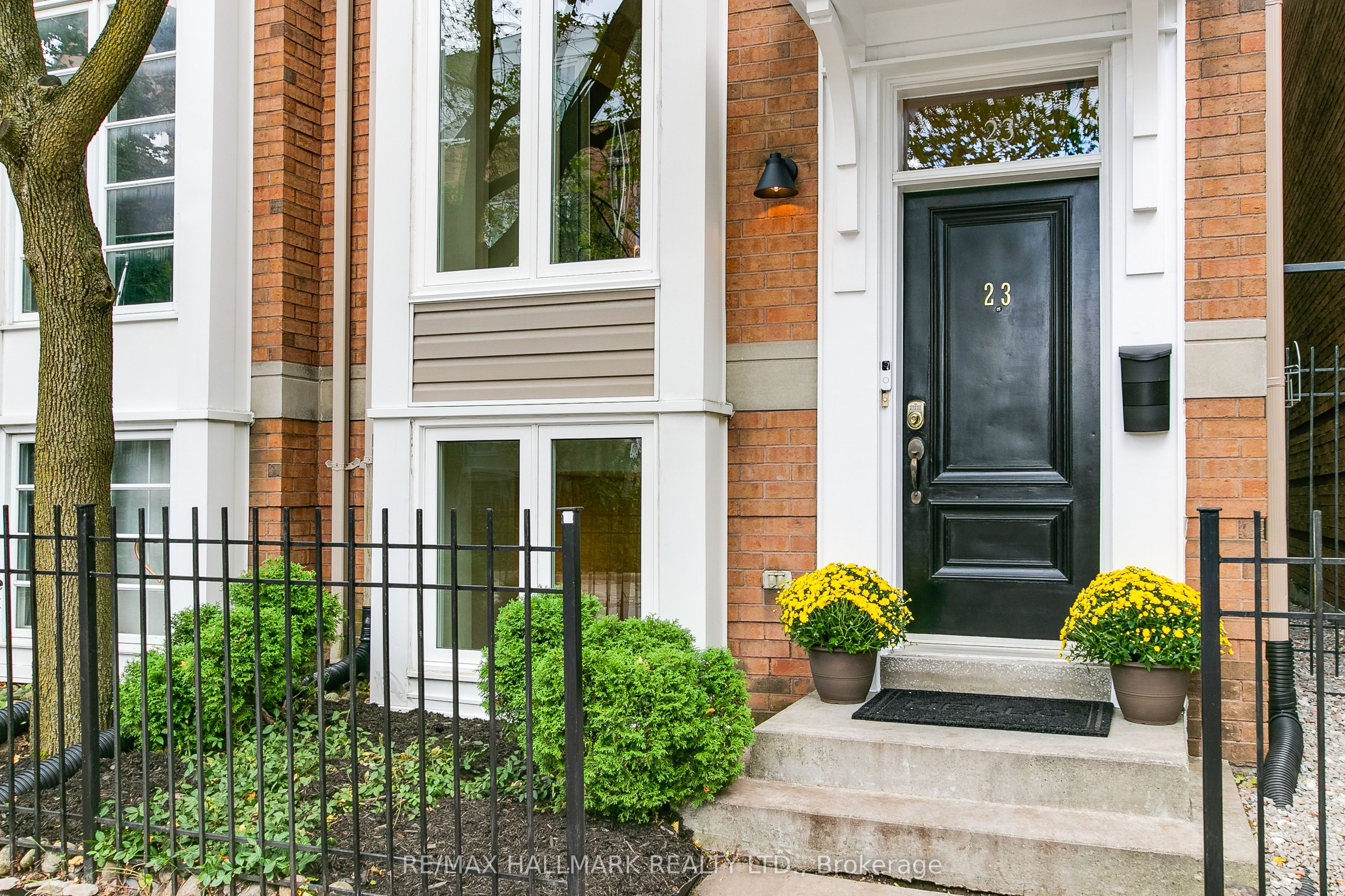 23 Macphail Avenue