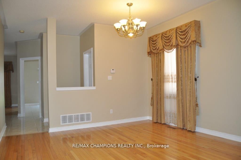 104 Masters Green Crescent