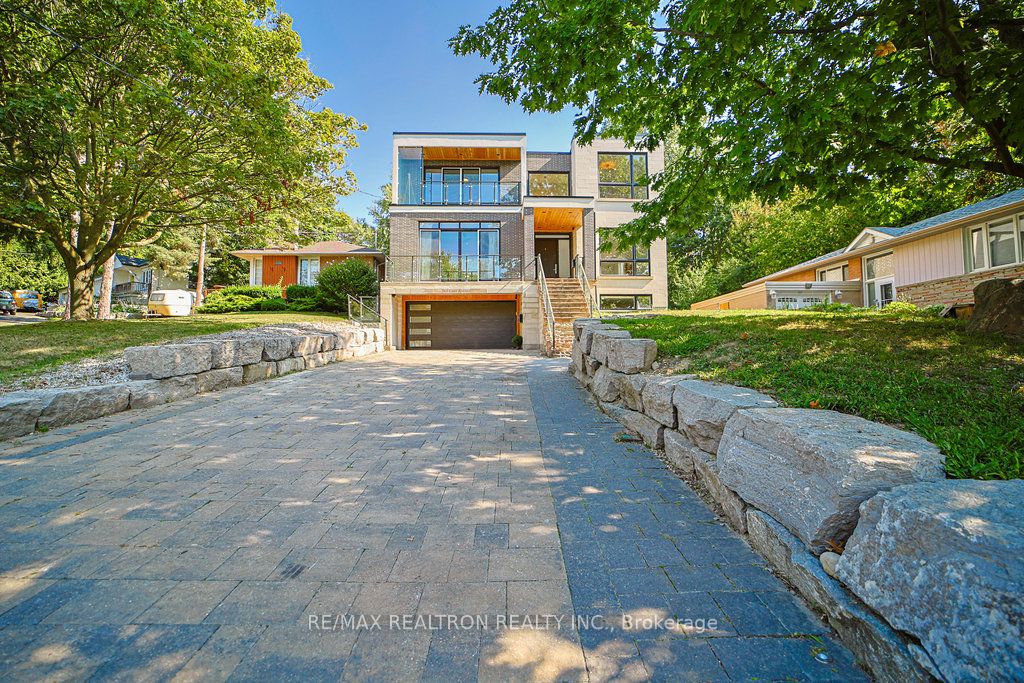 Photo 1 of 45 — 263 East Avenue, Toronto, ON M1C 2W2