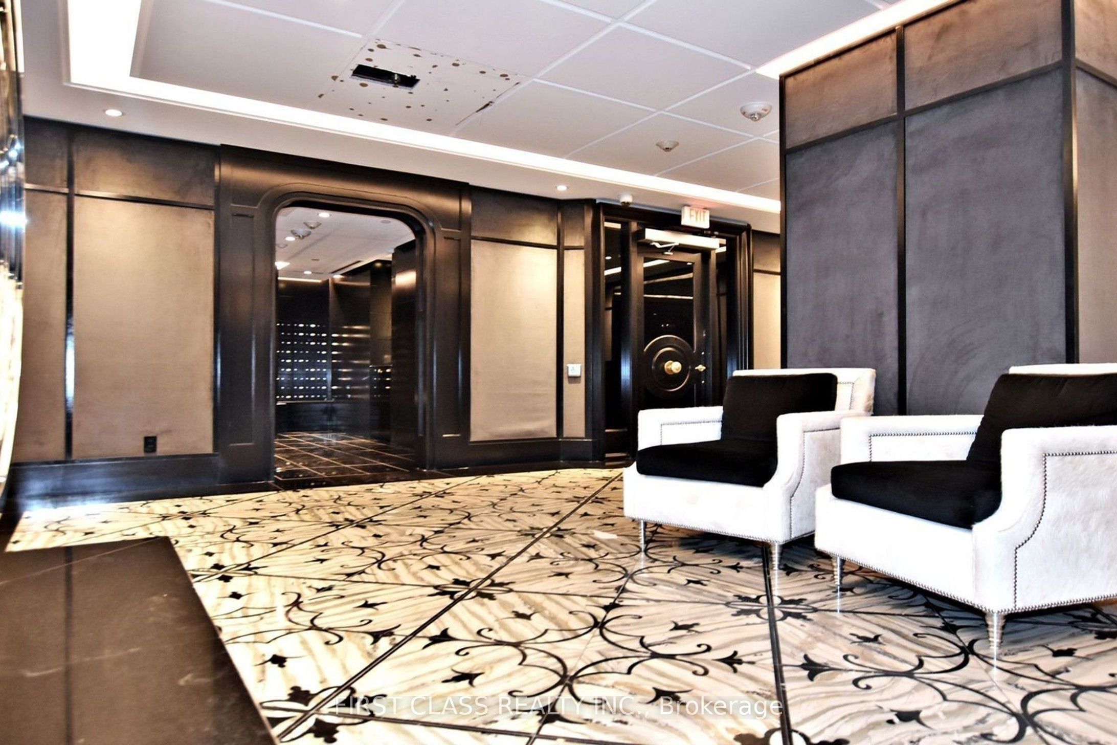 88 Blue Jays Way 2708