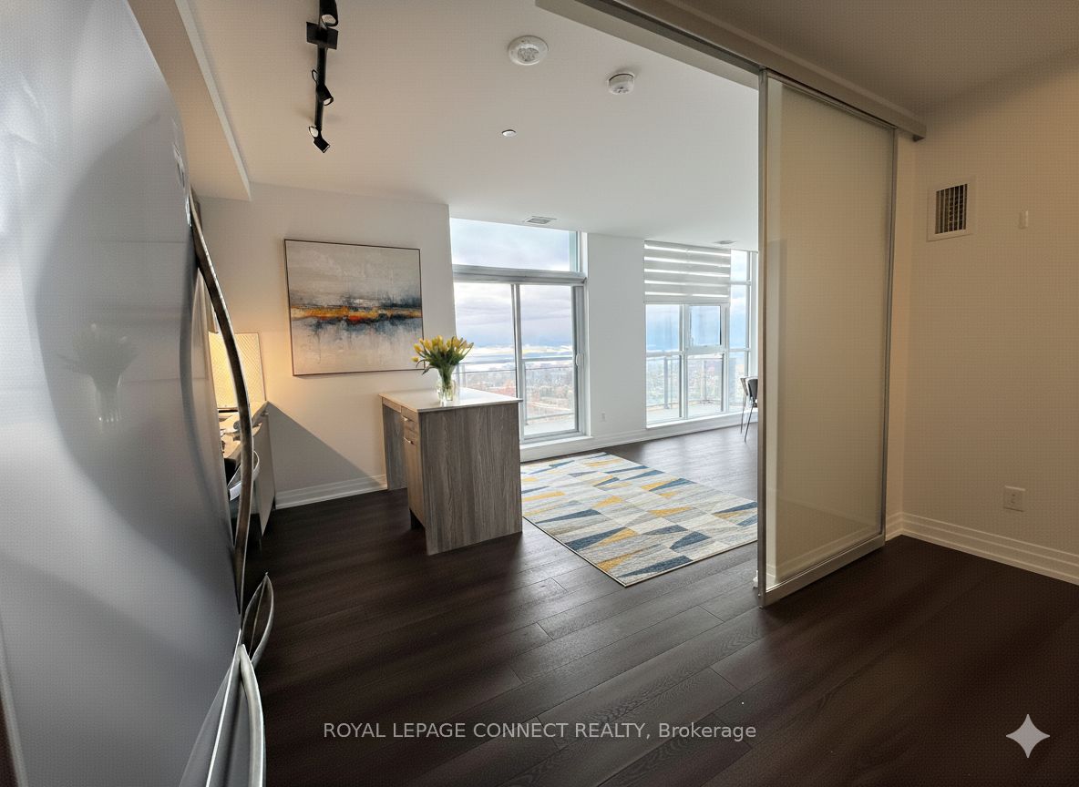 286 Main Street PH08