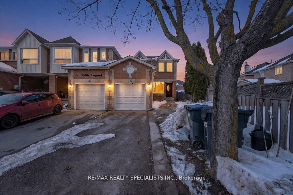 Photo of 3 Mullis Crescent, Brampton, ON L6Y 4T3 (MLS # W13442730)