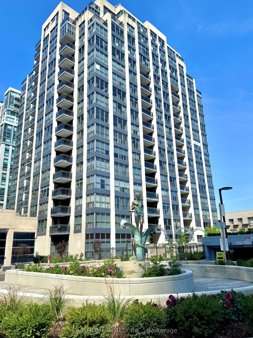 Photo of 28 Hollywood Avenue #708, Toronto, ON M2N 6S4 (MLS # C12402033)
