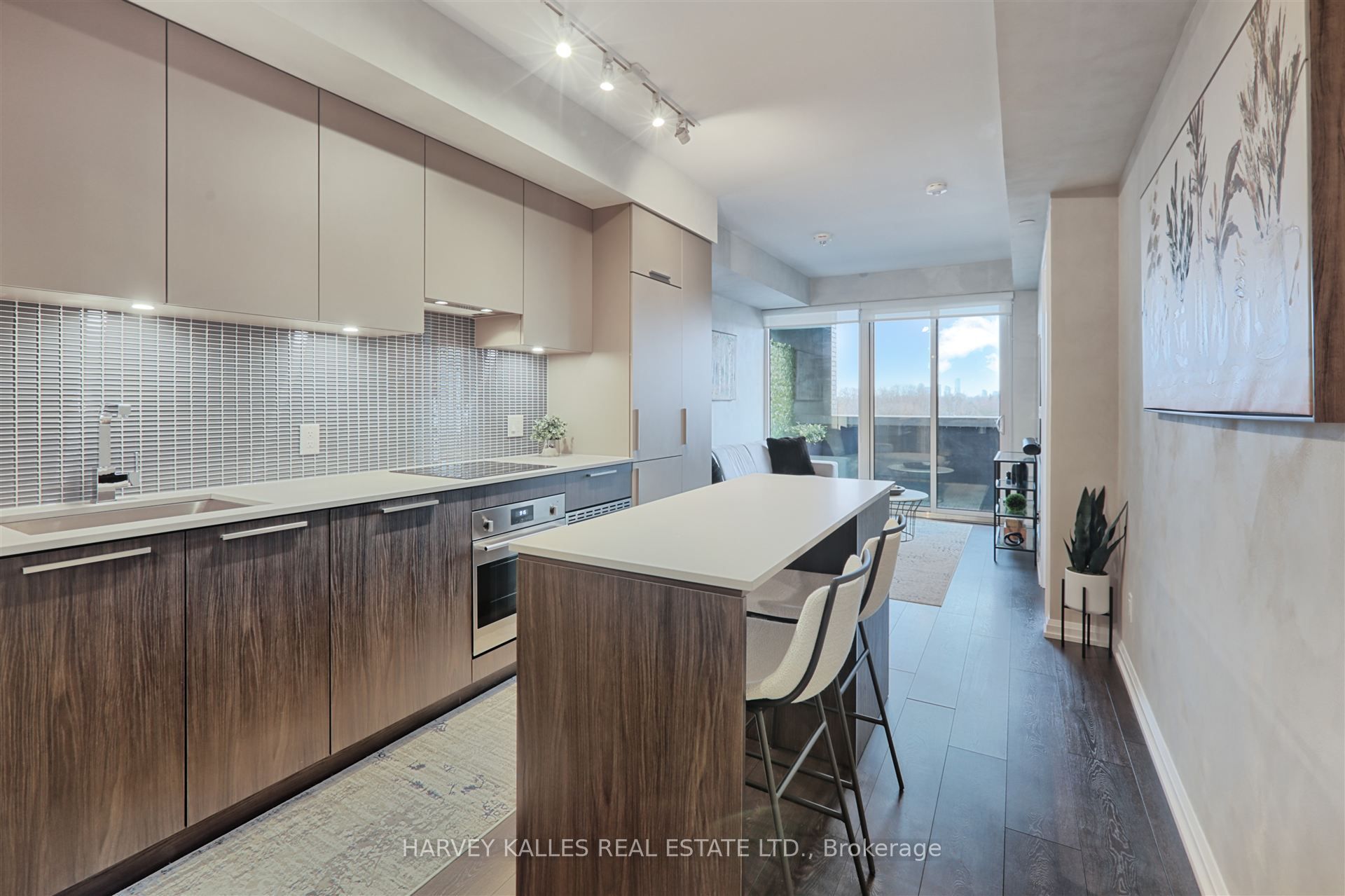 4208 Dundas Street W 412