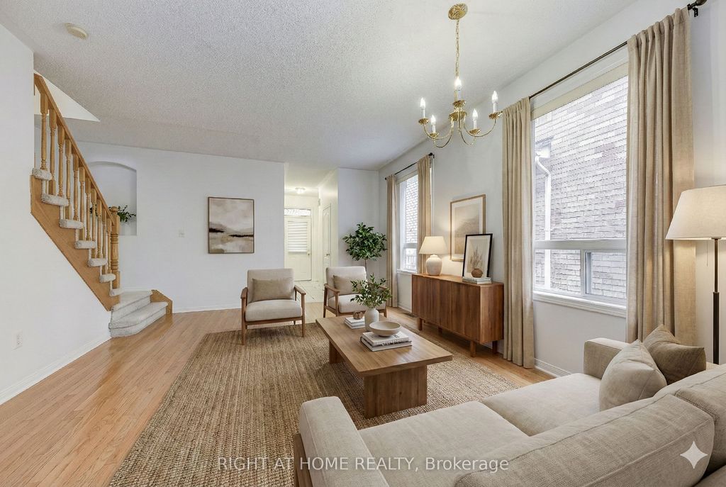 Photo of 1348 Weir Chase, Mississauga, ON L5V 2W9 (MLS # W12693908)