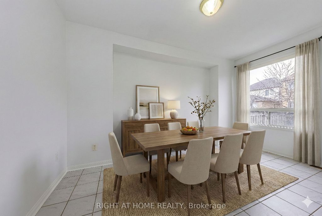 Photo of 1348 Weir Chase, Mississauga, ON L5V 2W9 (MLS # W12693908)