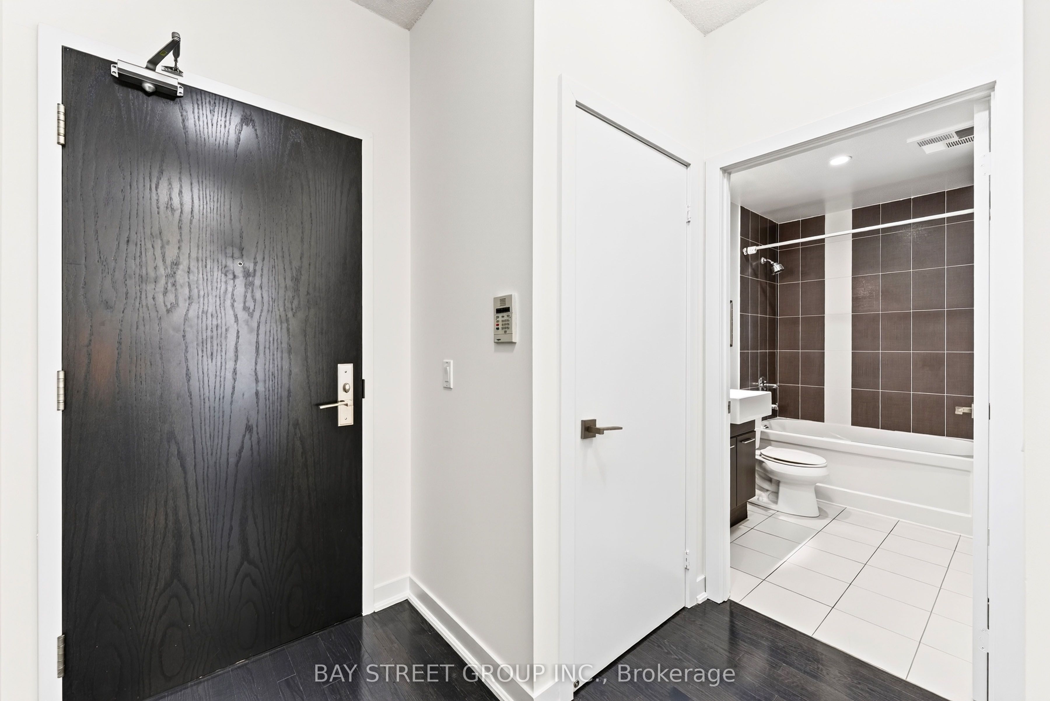 770 Bay Street 709