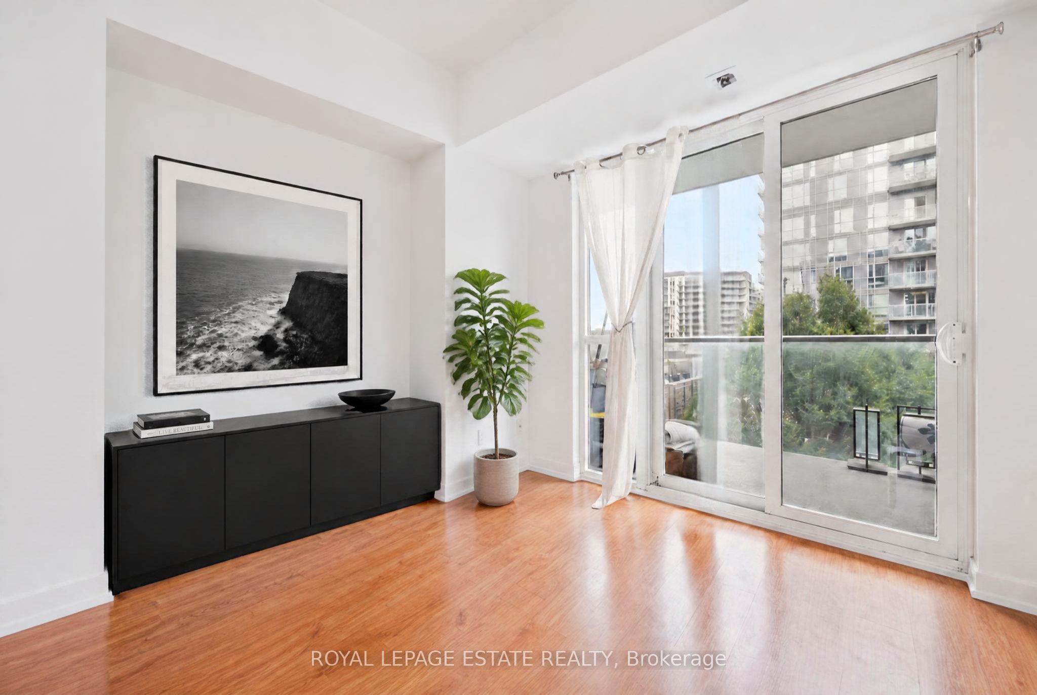 1 Cole Street 504