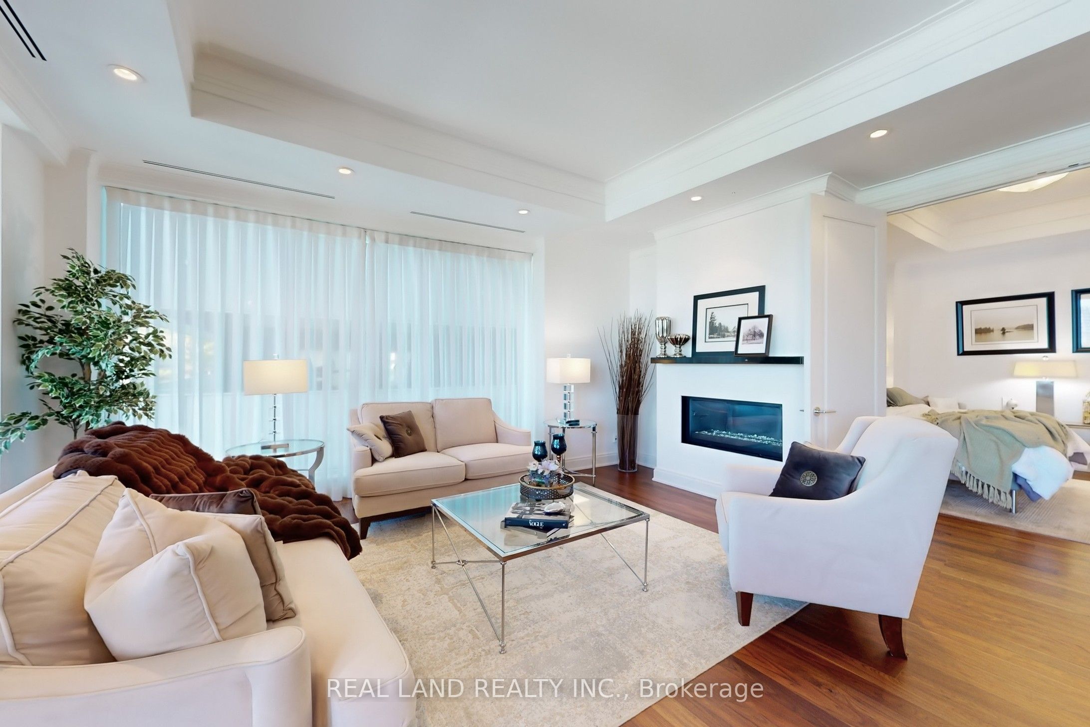 206 Bloor Street W 1001