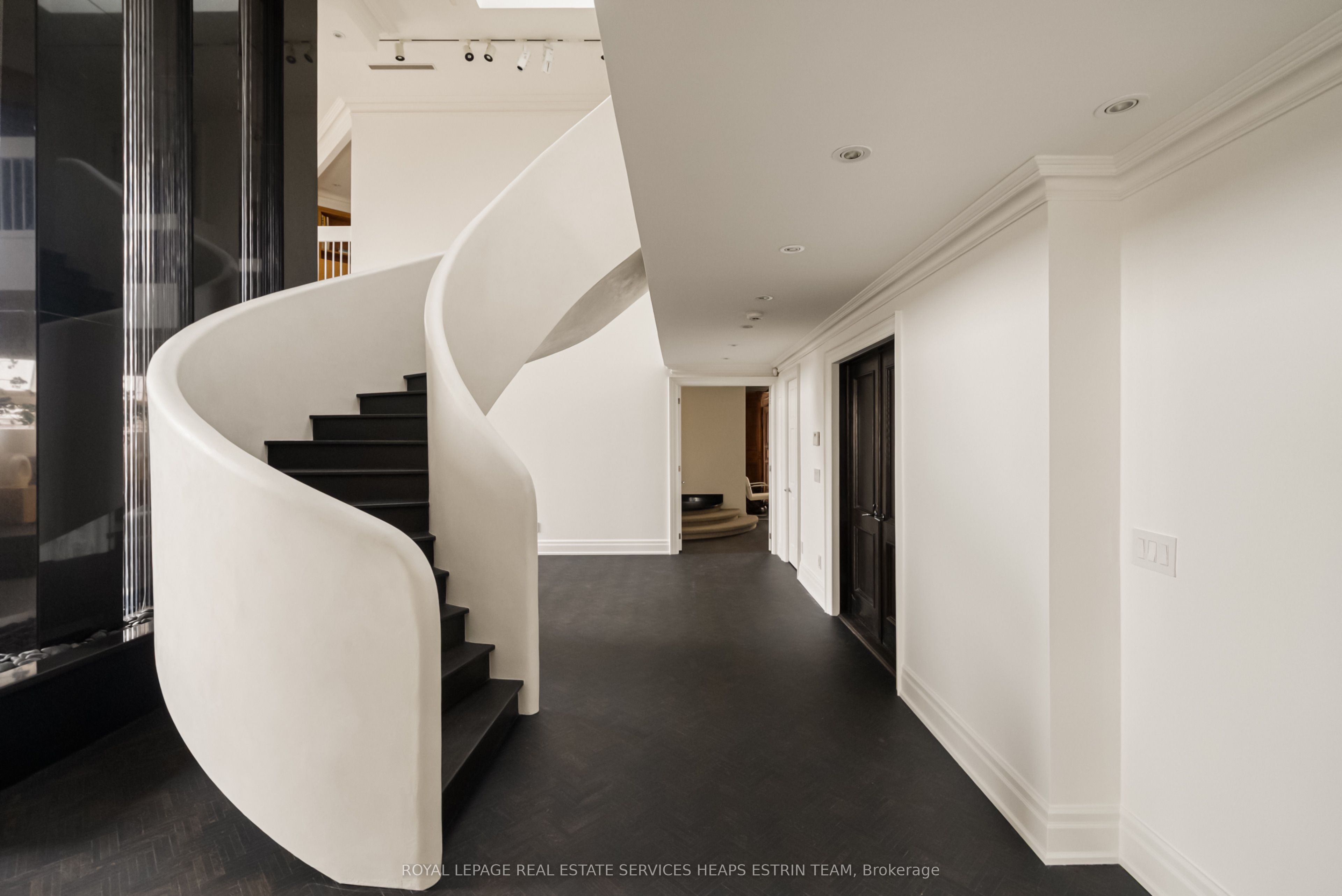 2 Lynwood Avenue PH1