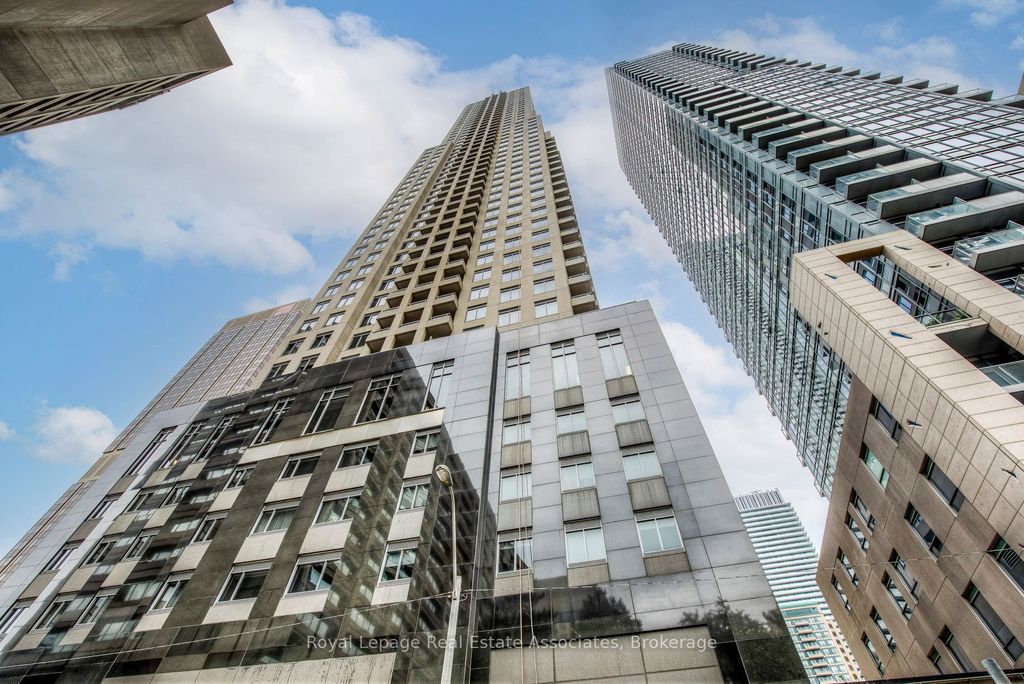 Photo of 35 Balmuto Street #2401, Toronto, ON M4Y 0A3 (MLS # C12763884)