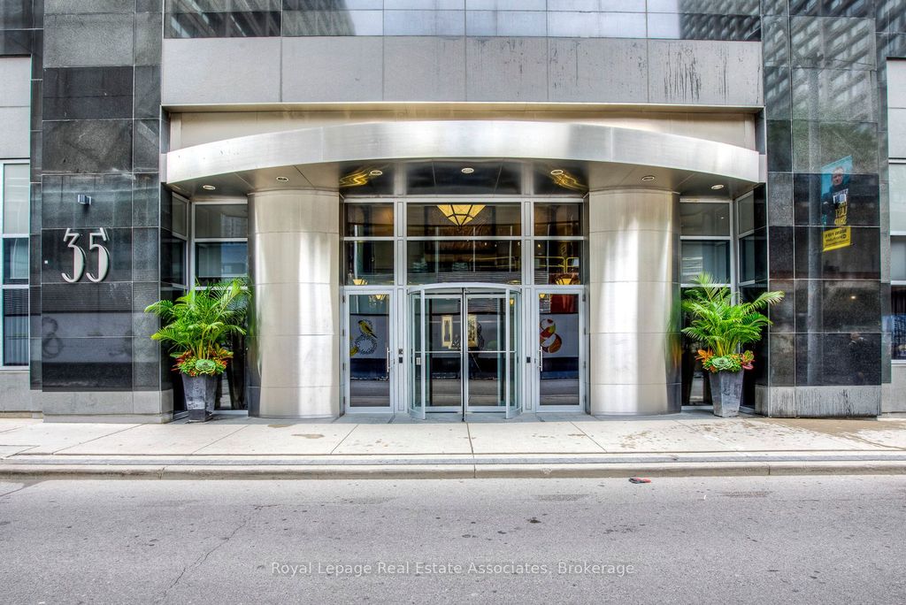 Photo of 35 Balmuto Street #2401, Toronto, ON M4Y 0A3 (MLS # C12763884)