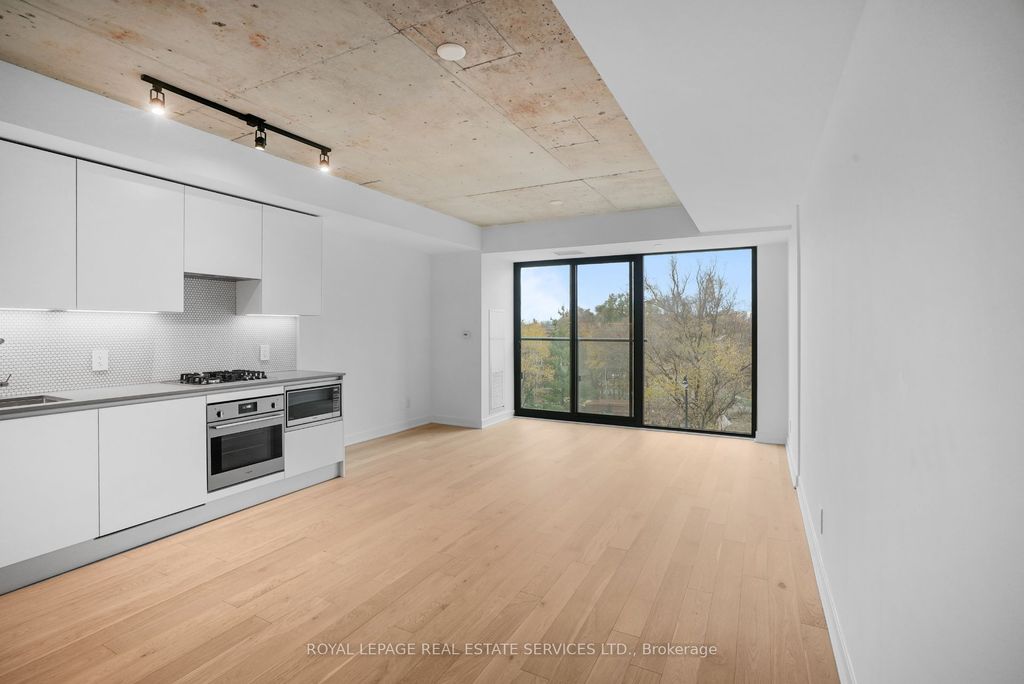 Photo of 2720 Dundas Street W #302, Toronto, ON M6P 1Y2 (MLS # W12693536)