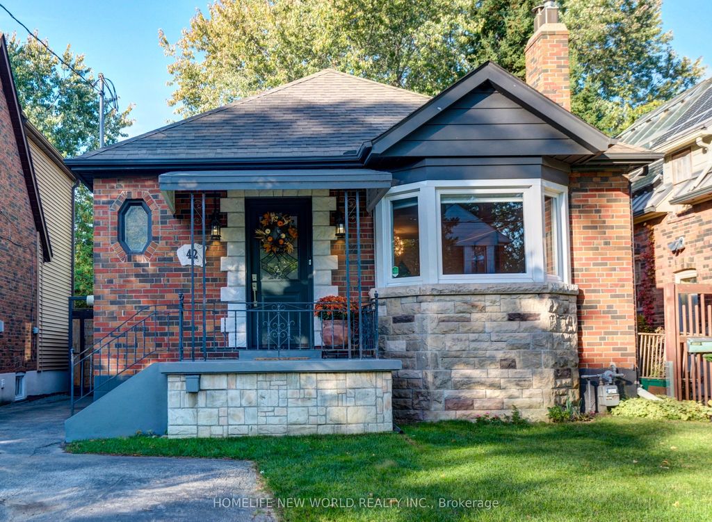 Photo of 42 SW Eleventh Street N, Toronto, ON M8V 3G3 (MLS # W12443625)