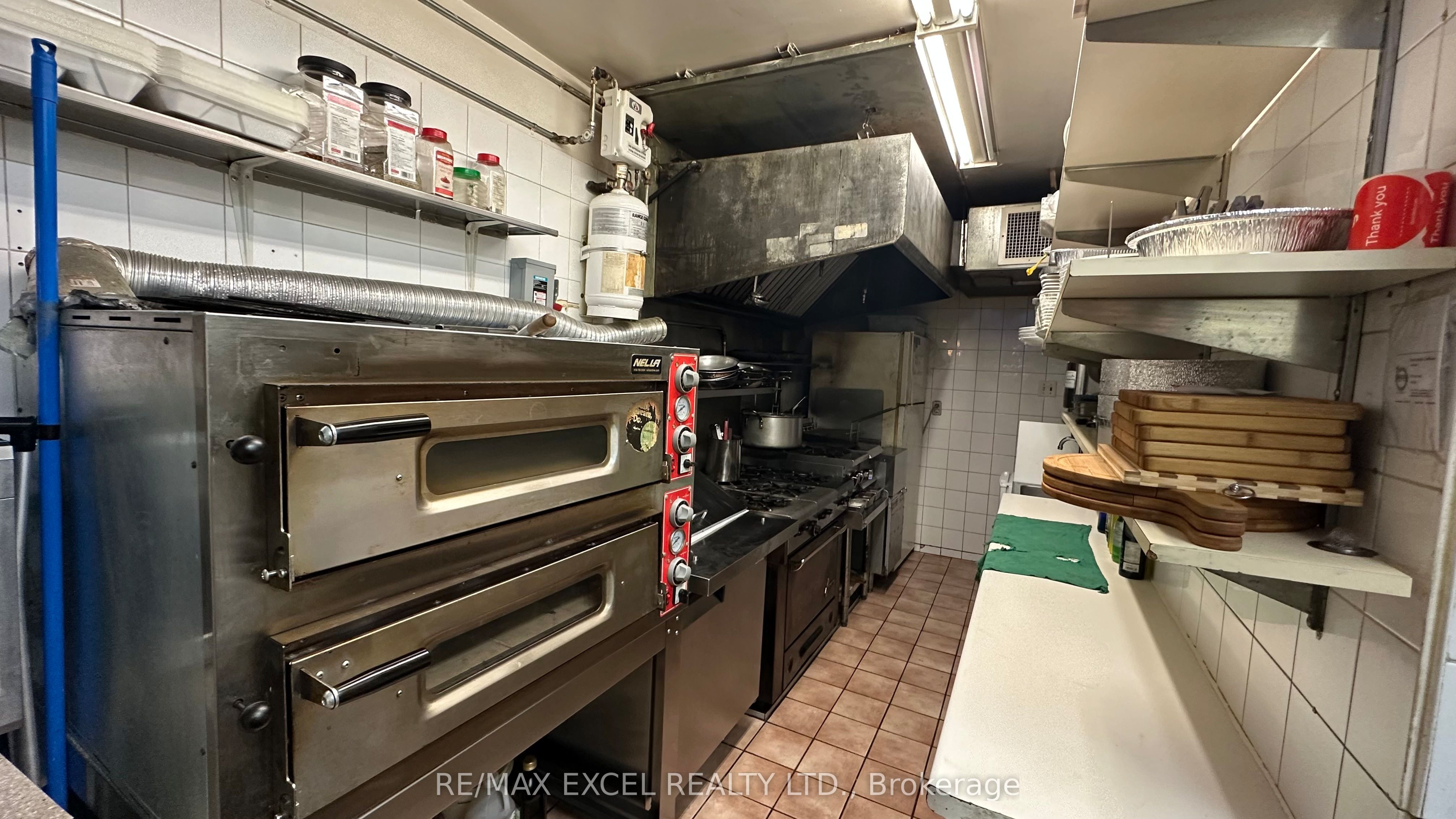 2372 Bloor Street W
