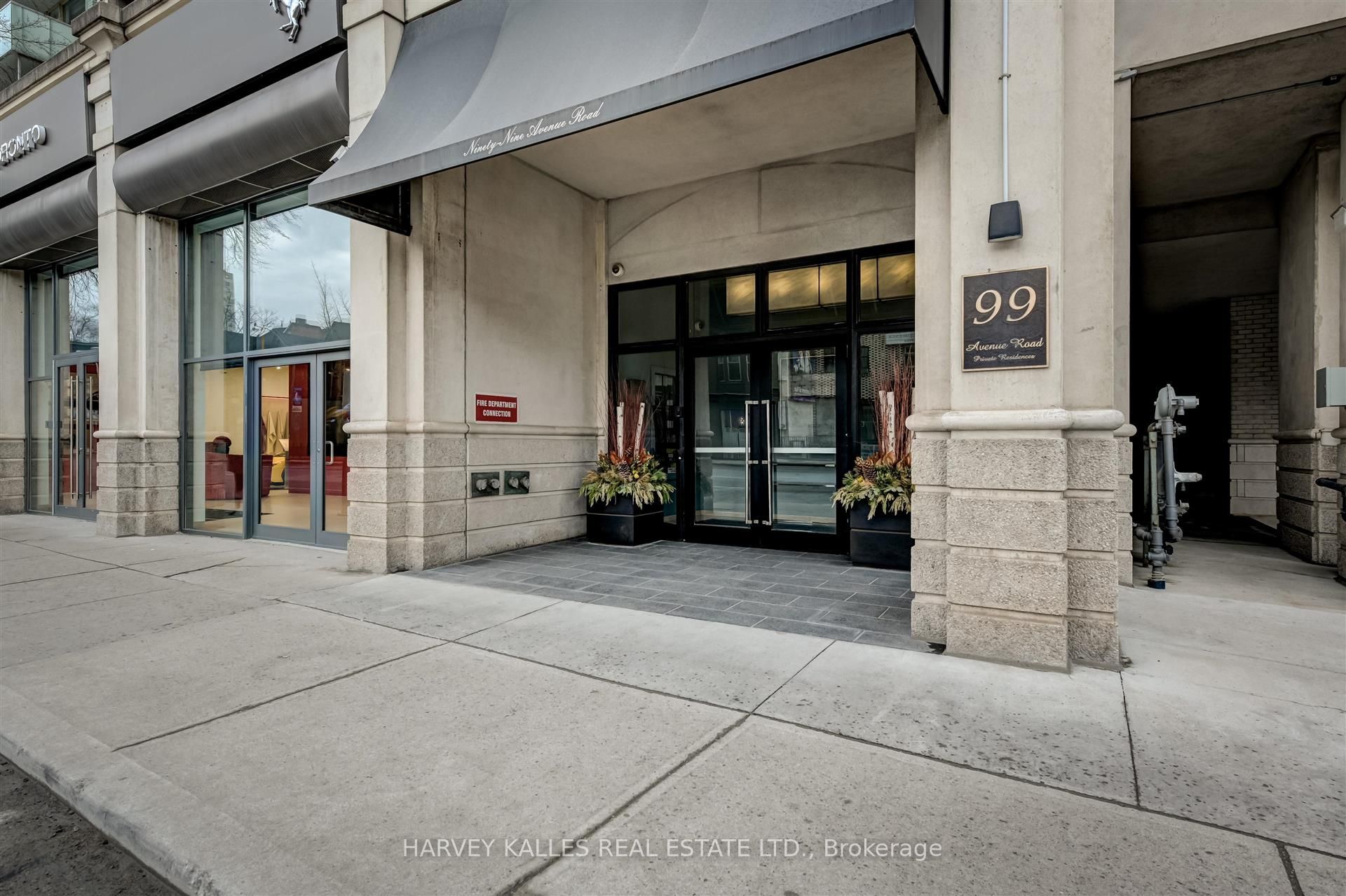 99 Avenue Road 708