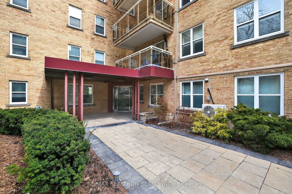 Photo of 2603 Bathurst Street #106, Toronto, ON M6B 2Z6 (MLS # C13116446)