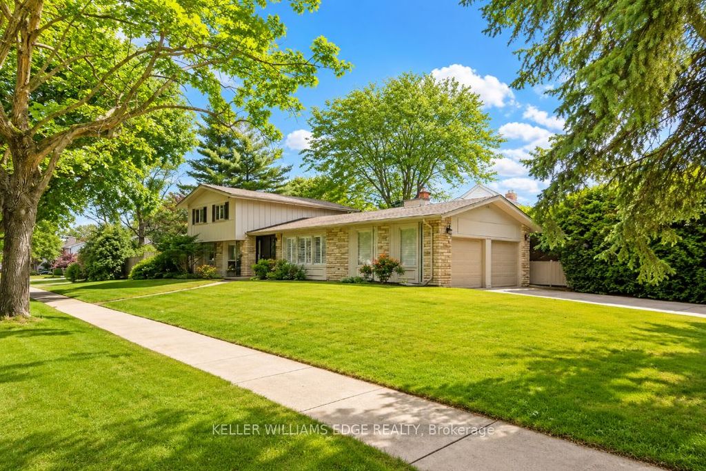 Photo of 280 Penn Drive, Burlington, ON L7N 2B8 (MLS # W13476170)