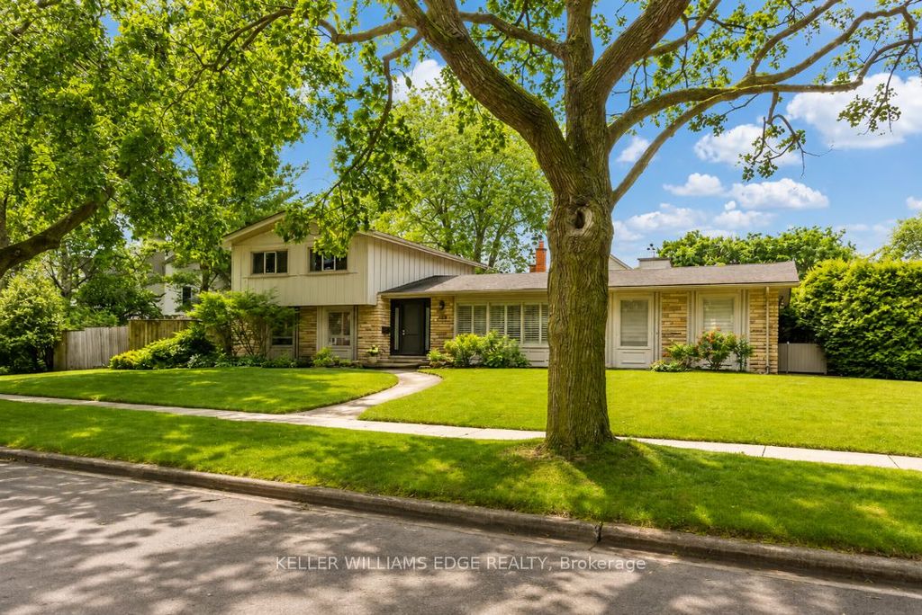 Photo of 280 Penn Drive, Burlington, ON L7N 2B8 (MLS # W13476170)