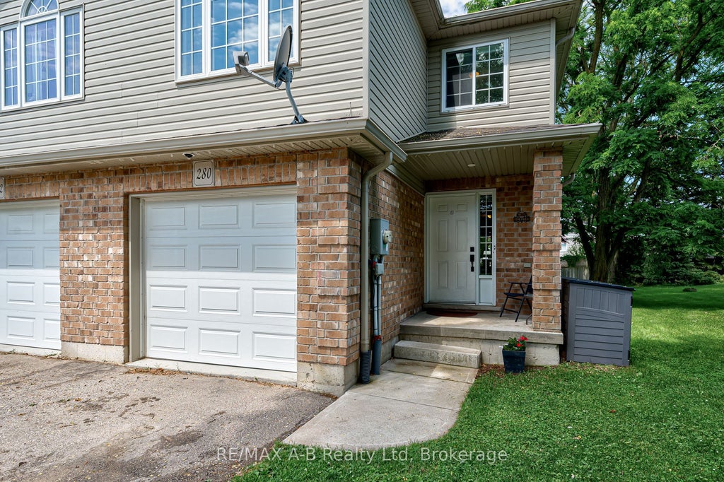 Photo of 280 Railway Avenue, Stratford, ON N5A 2J4 (MLS # X13811102)