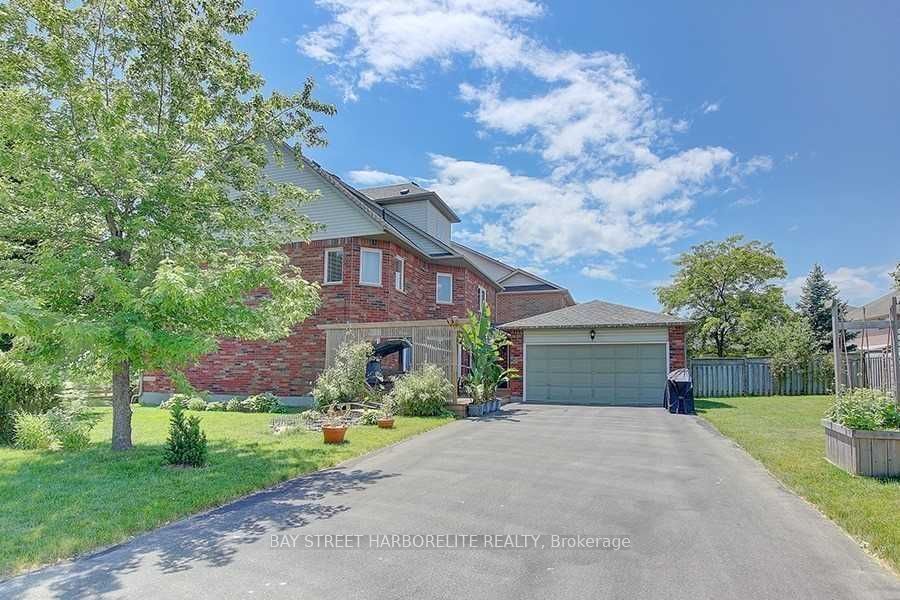 393 Ambleside Drive