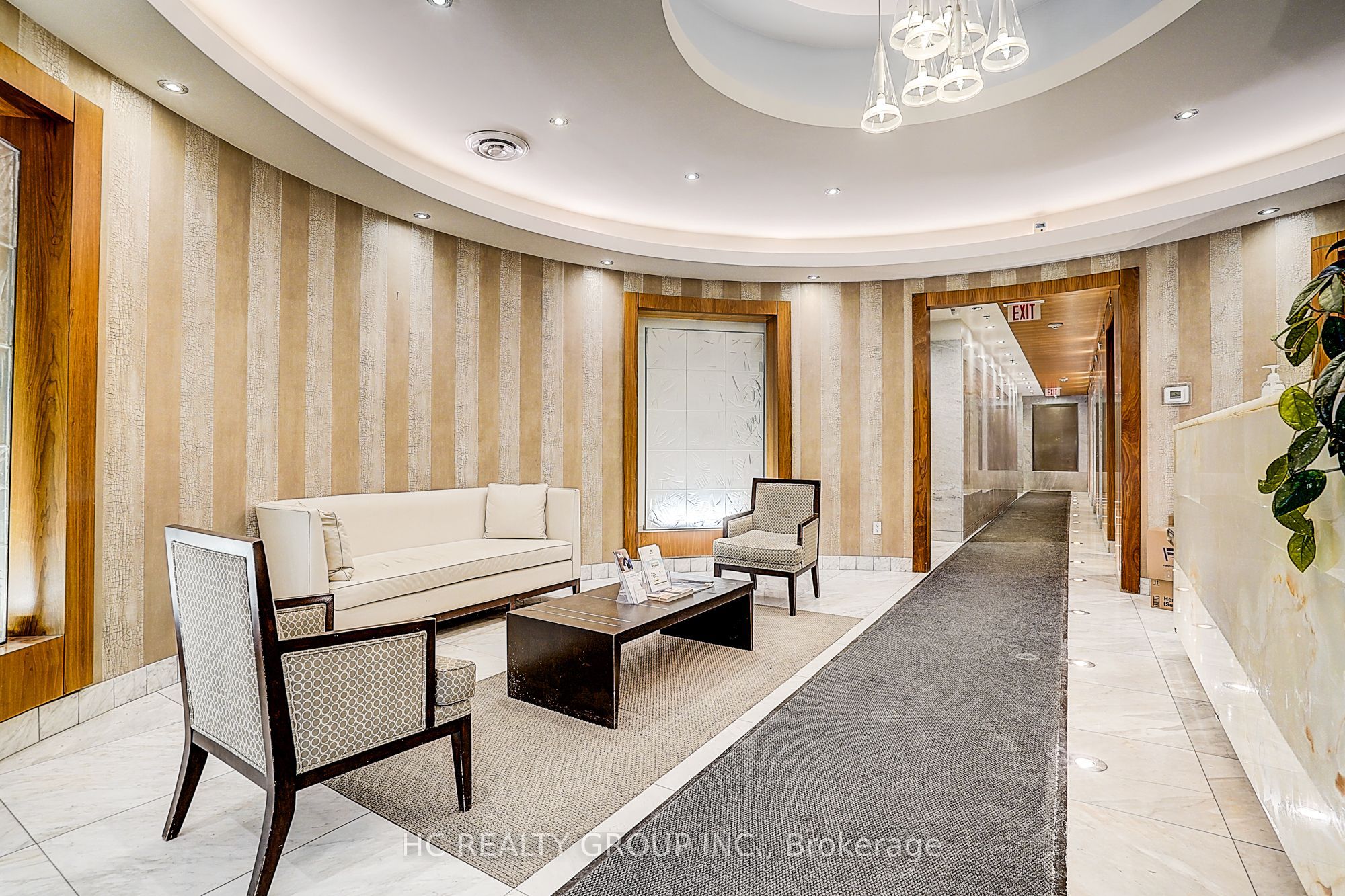 85 Bloor Street E 412