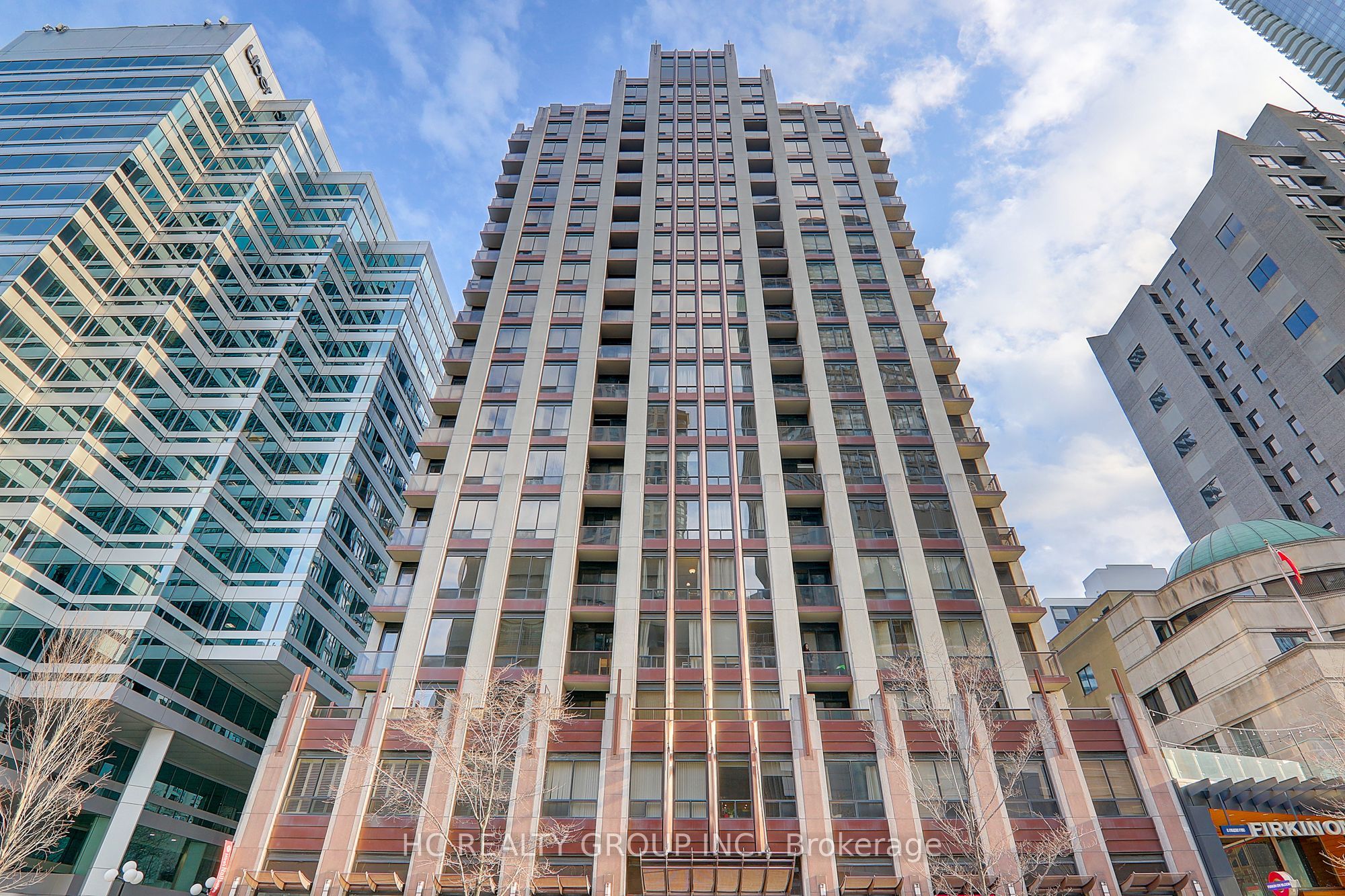 85 Bloor Street E 412