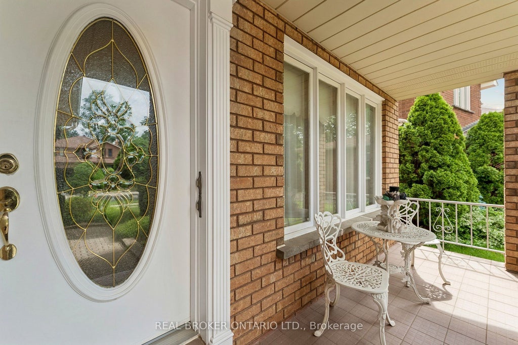 Photo of 102 Coronation Circle S, Brampton, ON L6Z 4A7 (MLS # W13470530)