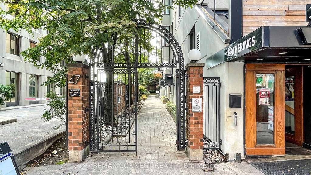 Photo of 47 St Clair Avenue W #1002, Toronto, ON M4V 3A5 (MLS # C12673228)