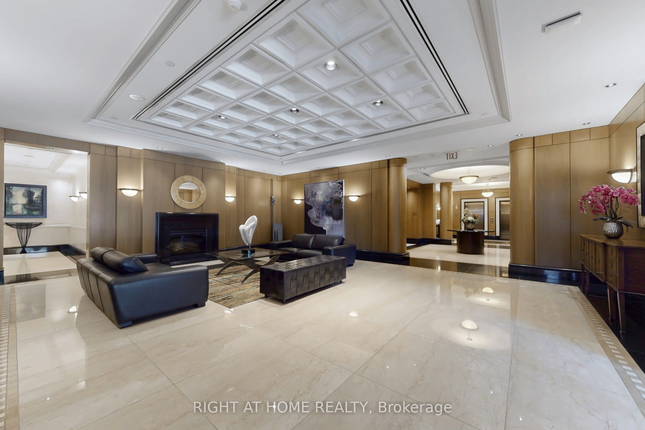 38 Avenue Road 1201