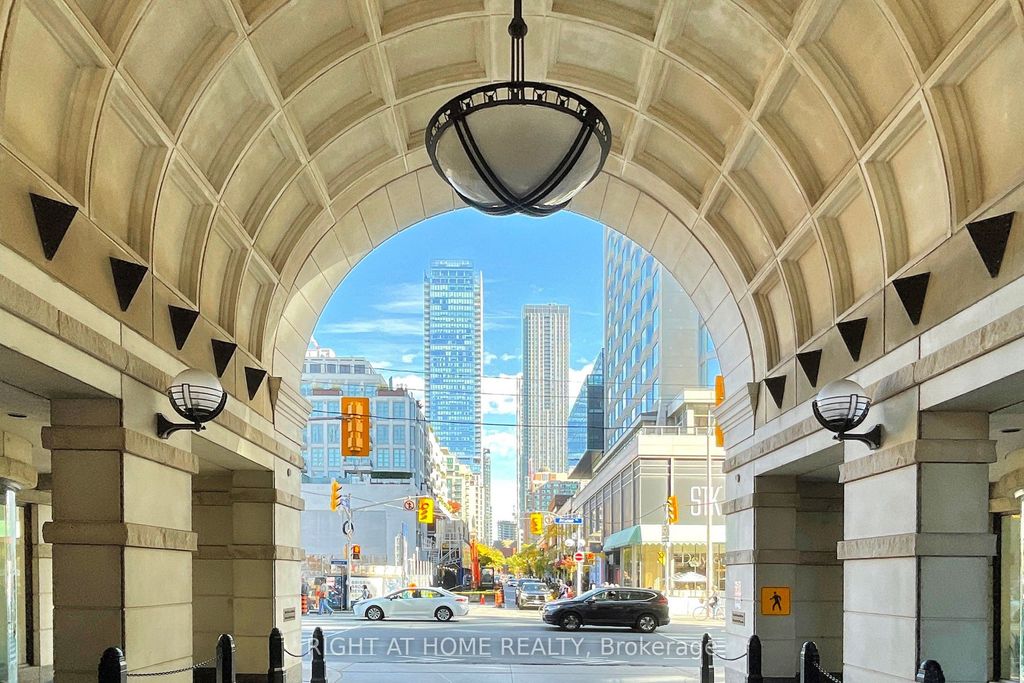 Photo of 38 Avenue Road #1201, Toronto, ON M5R 2G2 (MLS # C12471150)
