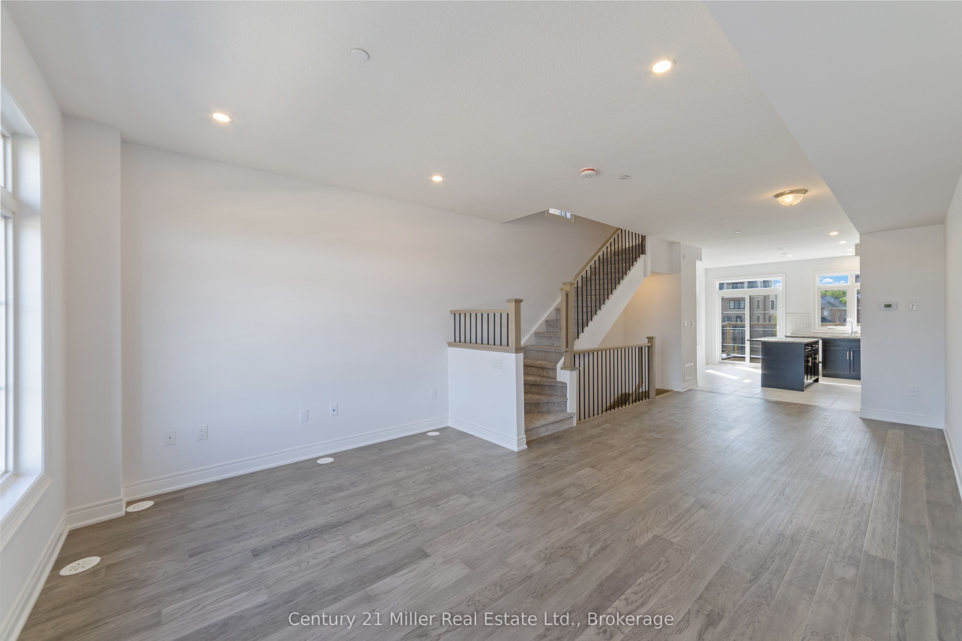 2140 Trafalgar Road 43