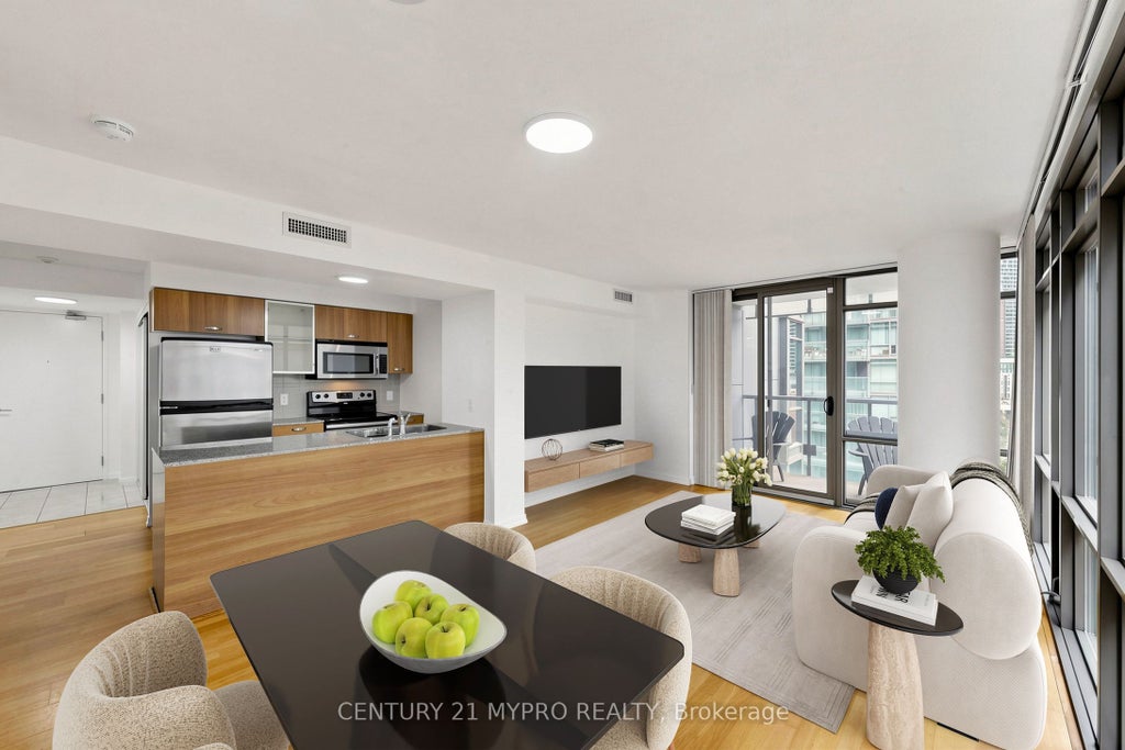 Photo of 38 Grenville Street #708, Toronto, ON M4Y 1A5 (MLS # C13669128)