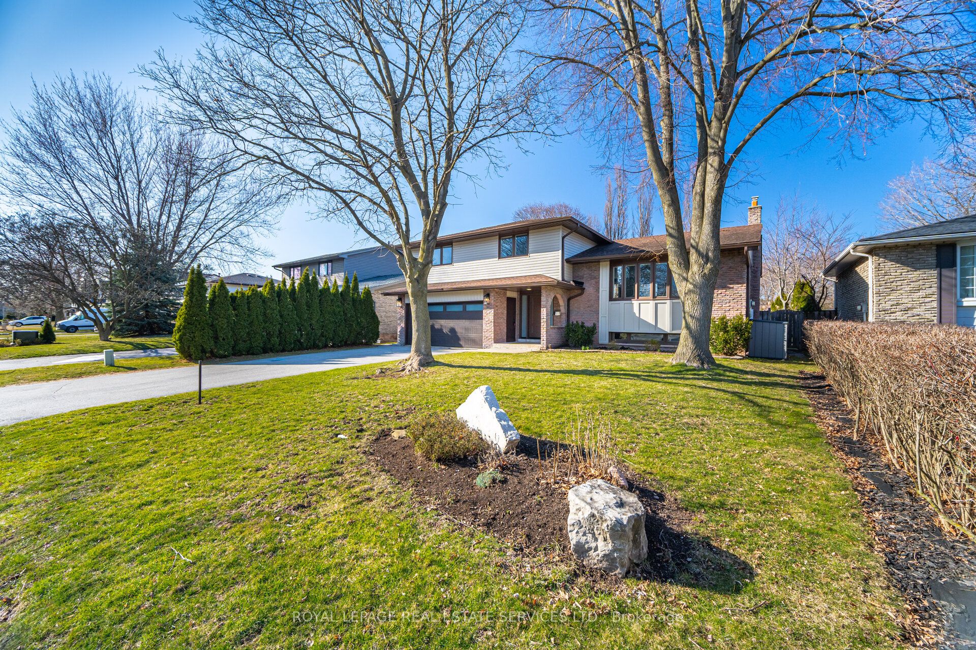 241 Sunrise Crescent